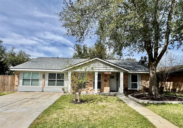 Photo 2 of Sale Pending at 15346 E Ritter Cir, Houston, TX 77071 | MLS# 43568691 | Listing updated on 2026-09-19