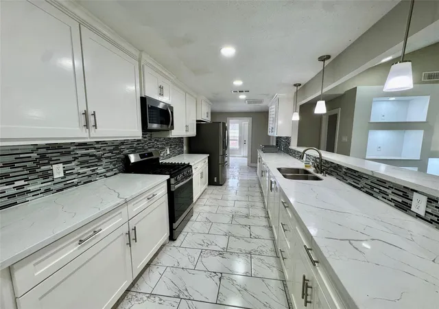 Photo 3 of Sale Pending at 15346 E Ritter Cir, Houston, TX 77071 | MLS# 43568691 | Listing updated on 2026-09-19
