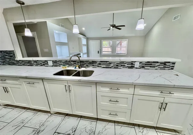 Photo 3 of Sale Pending at 15346 E Ritter Cir, Houston, TX 77071 | MLS# 43568691 | Listing updated on 2026-09-19