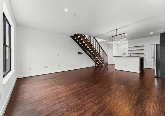 2nd image of 1602 Elgin St #10, Houston, TX 77004 | MLS# 52435505