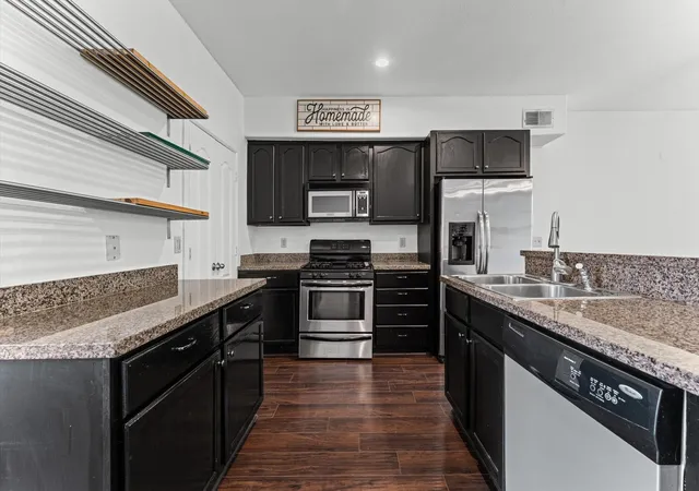4th image of 1602 Elgin St #10, Houston, TX 77004 | MLS# 52435505