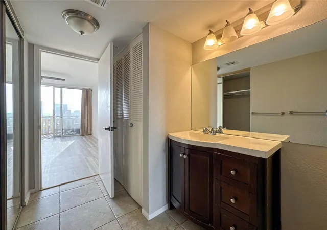 18th image of 2016 Main St #1502, Houston, TX 77002 | MLS# 86415458