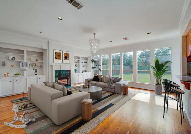 1st image of 5425 Loch Lomond Dr, Houston, TX 77096 | MLS# 25365461