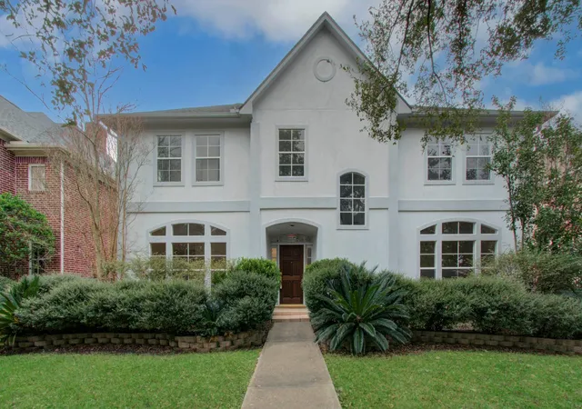 2nd image of 5425 Loch Lomond Dr, Houston, TX 77096 | MLS# 25365461