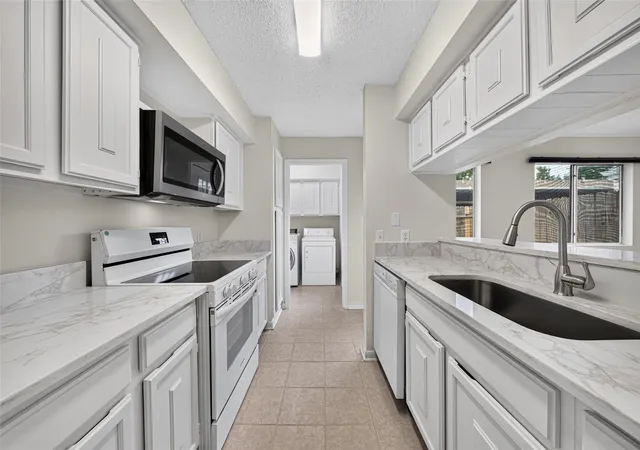 3rd image of 8101 Amelia Rd, Houston, TX 77055