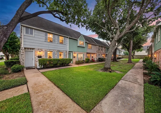 2nd image of 8101 Amelia Rd, Houston, TX 77055