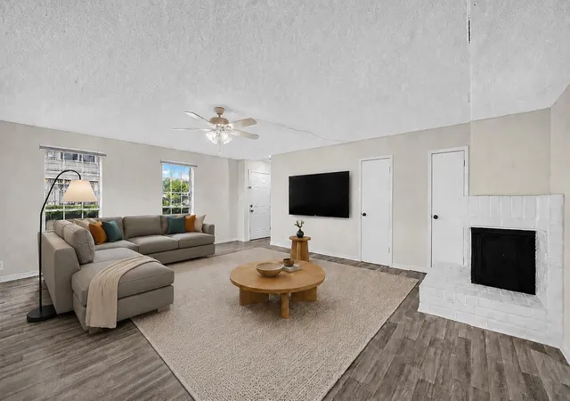 4th image of 8101 Amelia Rd, Houston, TX 77055