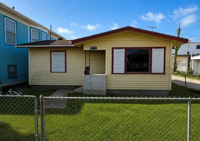 Photo 1 of Single family home for sale at 2211 Avenue O, Galveston, TX 77550 | MLS# 90168262 | Listing updated on 2026-09-14