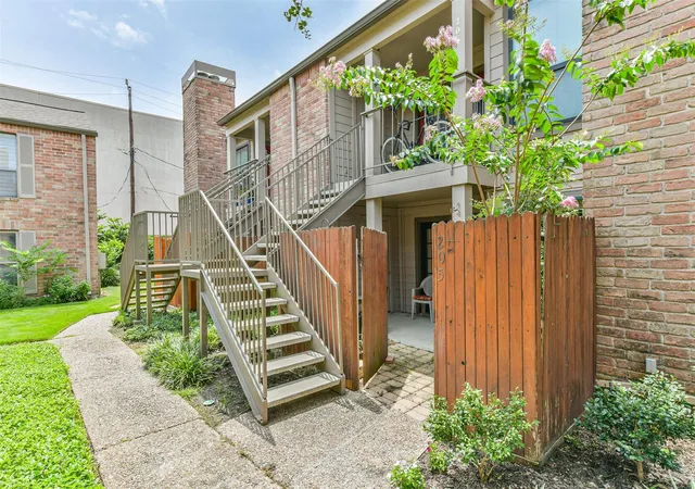 Photo 2 of Condo for sale at 1201 Mcduffie St #205, Houston, TX 77019 | MLS# 78928140 | Listing updated on 2026-09-07