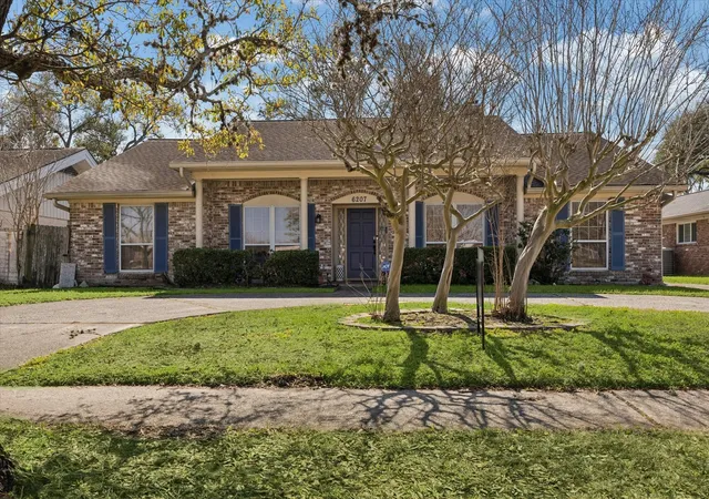2nd image of 6207 S Braeswood Blvd, Houston, TX 77096 | MLS# 27824458
