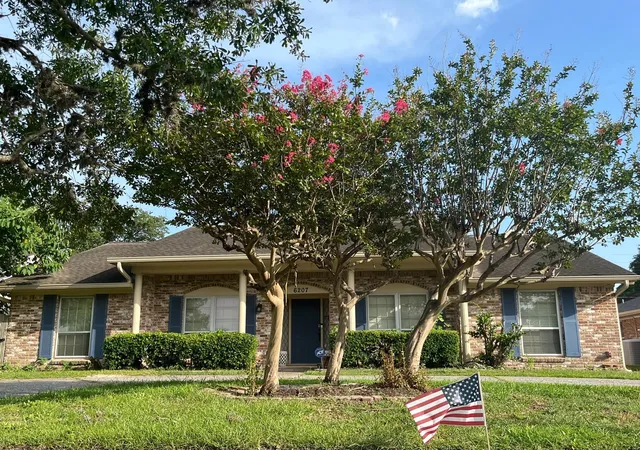 3rd image of 6207 S Braeswood Blvd, Houston, TX 77096 | MLS# 27824458