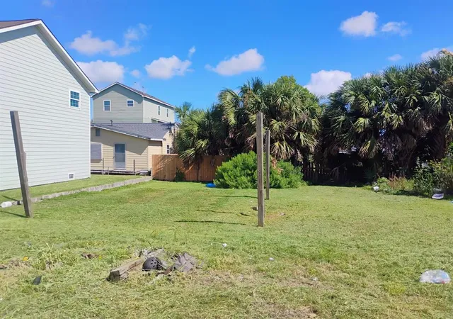 Photo 1 of Land for sale at 5928 Avenue T 1/2, Galveston, TX 77551 | MLS# 92144568 | Listing updated on 2026-09-16