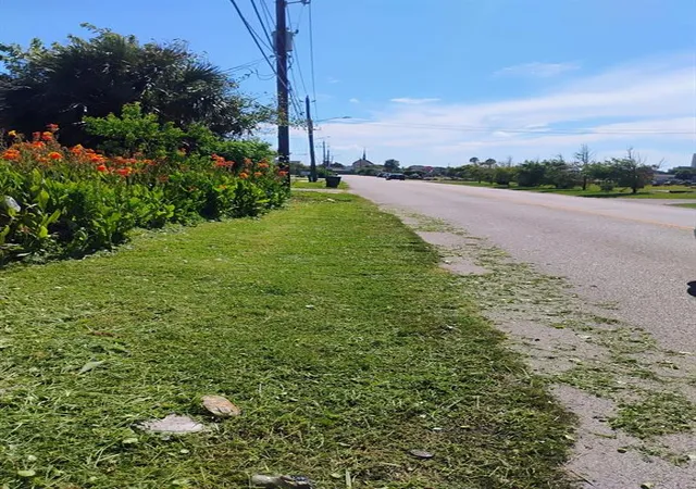 Photo 4 of Land for sale at 5928 Avenue T 1/2, Galveston, TX 77551 | MLS# 92144568 | Listing updated on 2026-09-16