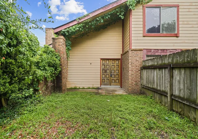 Photo 3 of Single family home for sale at 12807 Grand Cross Ln, Houston, TX 77072 | MLS# 71749367 | Listing updated on 2026-08-12
