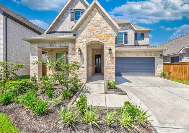 Photo 4 of Single family home for sale at 13719 Tranquila Vista Dr, Cypress, TX 77433 | MLS# 63962584 | Listing updated on 2026-08-26
