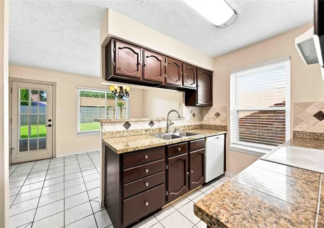 3rd image of 10127 Quiet Hill Rd, La Porte, TX 77571 | MLS# 21638848