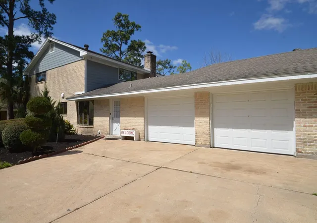 4th image of 2711 Williamsburg Dr, Dickinson, TX 77539 | MLS# 13103344