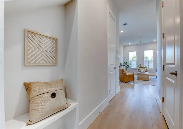 Photo 3 of Single family home for sale at 5140 Rosslyn Rd, Houston, TX 77018 | MLS# 79371081 | Listing updated on 2026-09-20