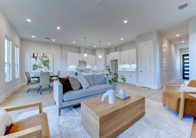 Photo 4 of Single family home for sale at 5140 Rosslyn Rd, Houston, TX 77018 | MLS# 79371081 | Listing updated on 2026-09-20