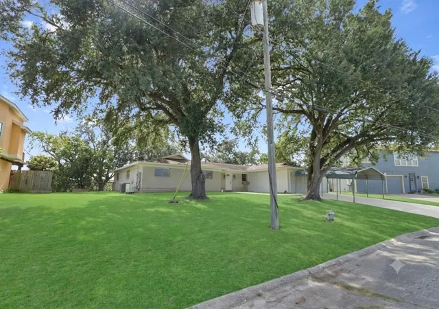 3rd image of 211 Rue Orleans St, Baytown, TX 77520 | MLS# 56805355