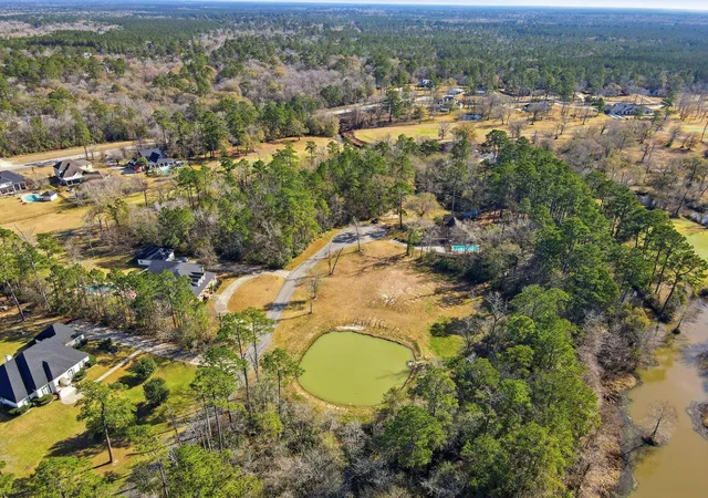 Homes for sale in Sour Lake, TX | 1301 Lakeview Dr, Sour Lake, TX 77659 | MLS# 93709331
