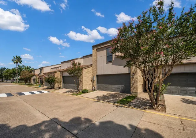 4th image of 880 Tully Rd #14, Houston, TX 77079 | MLS# 91061418