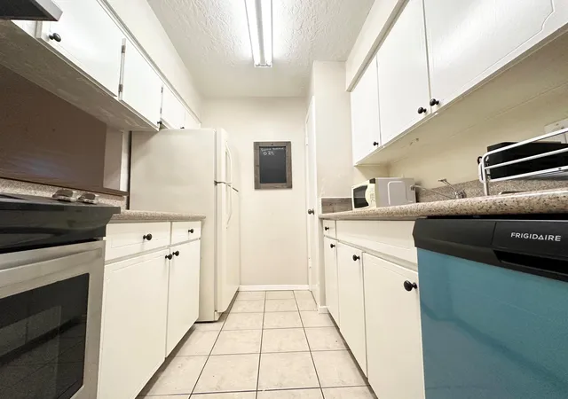 4th image of 3224 Timmons Ln #154, Houston, TX 77027 | MLS# 54782670