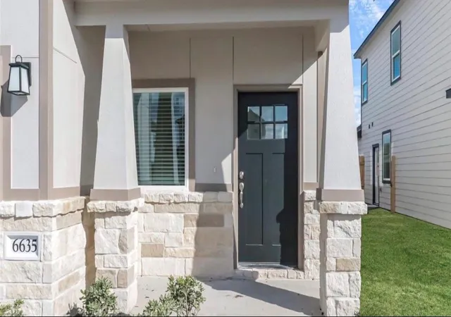 Photo 2 of Single family home for sale at 6634 Escondido Dr, Rosharon, TX 77583 | MLS# 79410150 | Listing updated on 2026-06-06