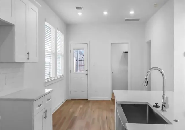 Photo 3 of Single family home for sale at 6634 Escondido Dr, Rosharon, TX 77583 | MLS# 79410150 | Listing updated on 2026-06-06