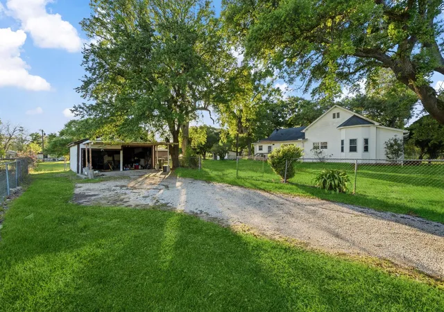 Photo 3 of Single family home for sale at 804 N Cleveland, Dayton, TX 77535 | MLS# 18282851 | Listing updated on 2026-08-09