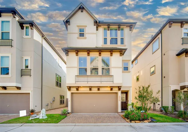 Photo 1 of Single family home for sale at 10709 Centre Forest Dr, Houston, TX 77043 | MLS# 31252471 | Listing updated on 2026-09-12