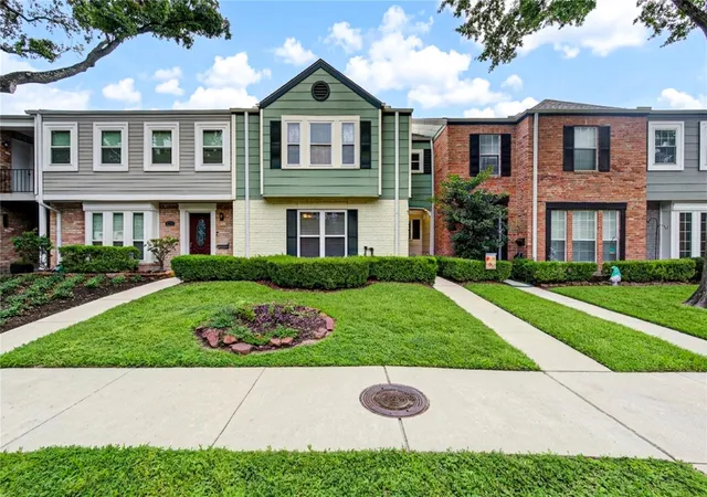 Photo 1 of Townhouse for sale at 1206 Country Pl Dr, Houston, TX 77079 | MLS# 25798318 | Listing updated on 2026-09-22