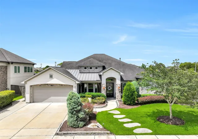 Homes for sale in Friendswood, TX | 1821 Avery Ln, Friendswood, TX 77546 | MLS# 88170579