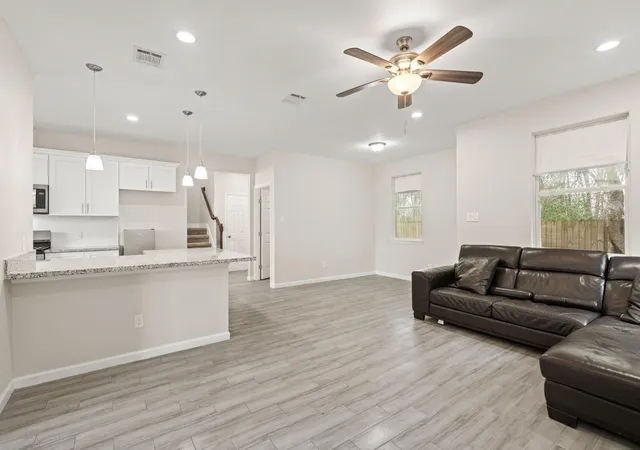 4th image of 4943 Leamathew St, Houston, TX 77045 | MLS# 79149670