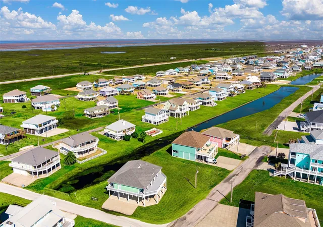 Photo 4 of Single family home for sale at 3125 James, Crystal Beach, TX 77650 | MLS# 72157887 | Listing updated on 2026-10-09