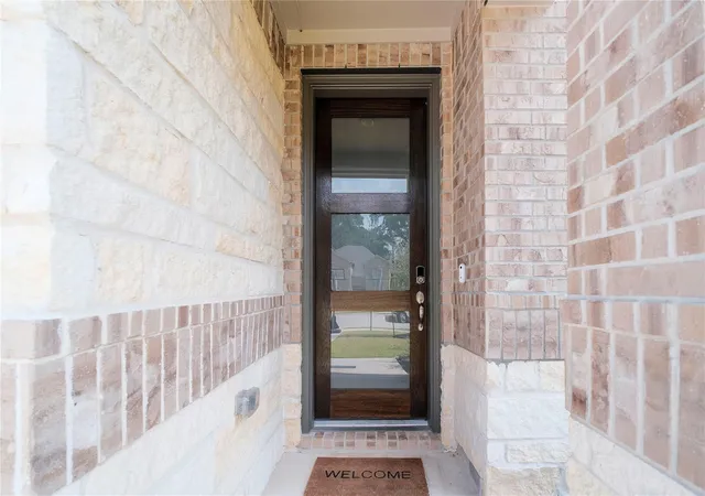 Photo 2 of Single family home for sale at 1776 Succotash Oak Ct, Conroe, TX 77304 | MLS# 10598560 | Listing updated on 2026-09-08