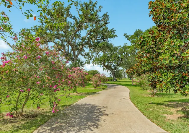 Photo 3 of Single family home for sale at 2418 Majestic Oaks Ct, Rosharon, TX 77583 | MLS# 22334440 | Listing updated on 2026-09-03