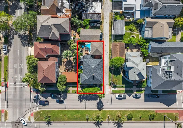 Photo 3 of Multi family home for sale at 1821 25th Street, Galveston, TX 77550 | MLS# 27561778 | Listing updated on 2026-08-13
