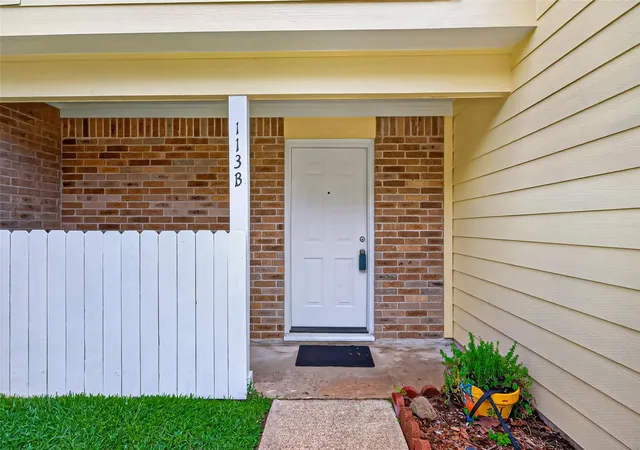Homes for sale in Huntsville, TX | 113 Normal Park Dr #B, Huntsville, TX 77320 | MLS# 88564029