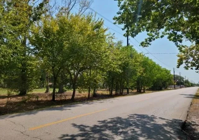 2nd image of 803 W Archer Rd, Baytown, TX 77521 | MLS# 67999964