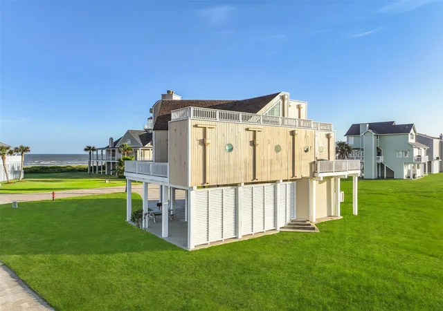 4th image of 19131 Kahala Dr, Galveston, TX 77554 | MLS# 48512911