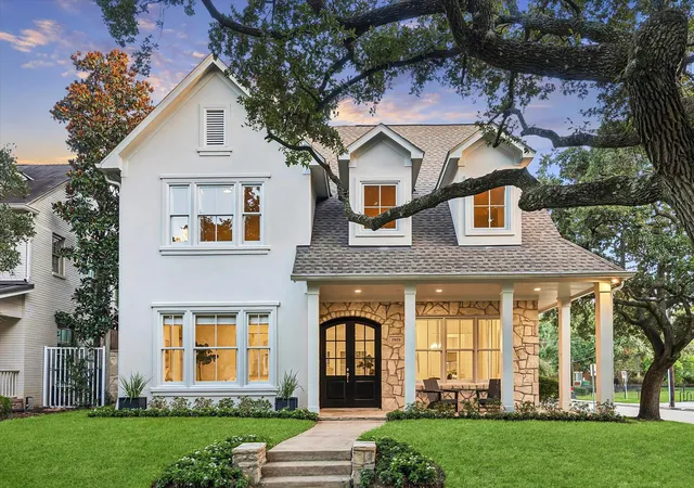 Photo 1 of Sale Pending at 2929 Sunset Blvd, West University Place, TX 77005 | MLS# 58237692 | Listing updated on 2026-09-17