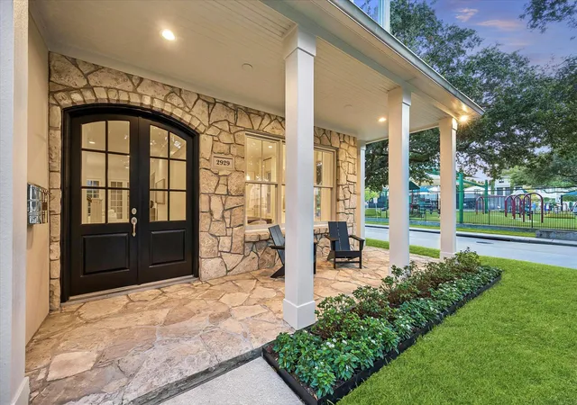 Photo 2 of Sale Pending at 2929 Sunset Blvd, West University Place, TX 77005 | MLS# 58237692 | Listing updated on 2026-09-17