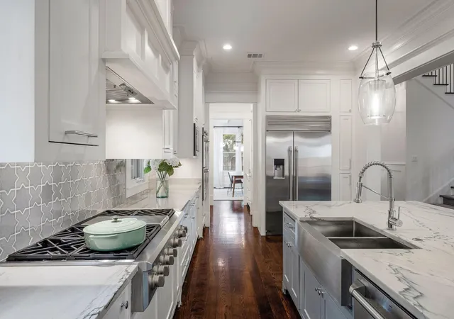 Photo 3 of Sale Pending at 1031 E 7Th 1/2 St, Houston, TX 77009 | MLS# 65297377 | Listing updated on 2026-09-15