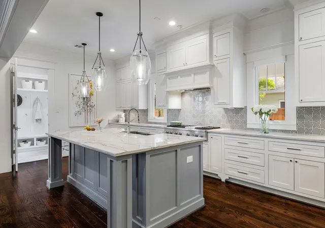 Photo 4 of Sale Pending at 1031 E 7Th 1/2 St, Houston, TX 77009 | MLS# 65297377 | Listing updated on 2026-09-15