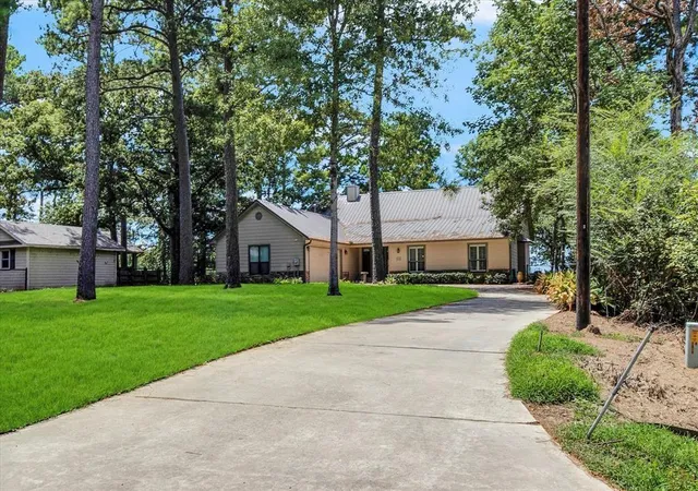 Photo 3 of Single family home for sale at 235 Island Dr, Livingston, TX 77351 | MLS# 78131475 | Listing updated on 2026-07-27
