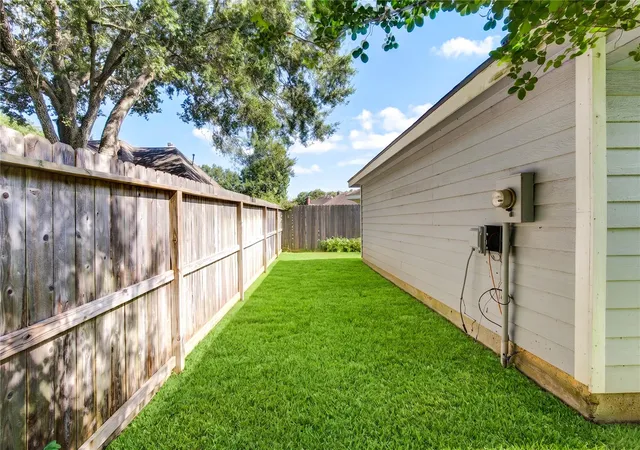Homes for sale in Sugar Land, TX | 5007 Rebel Ridge Dr, Sugar Land, TX 77478 | MLS# 39130277