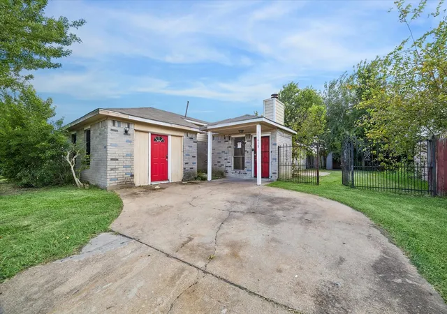 Photo 1 of Single family home for sale at 11618 Roandale Dr, Houston, TX 77048 | MLS# 25381531 | Listing updated on 2026-08-26