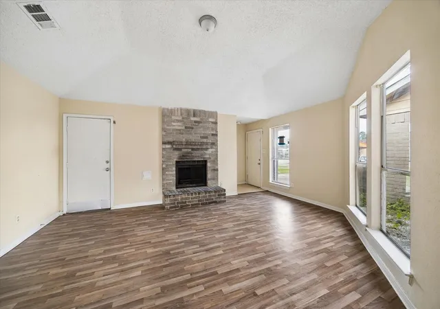 Photo 3 of Single family home for sale at 11618 Roandale Dr, Houston, TX 77048 | MLS# 25381531 | Listing updated on 2026-08-26