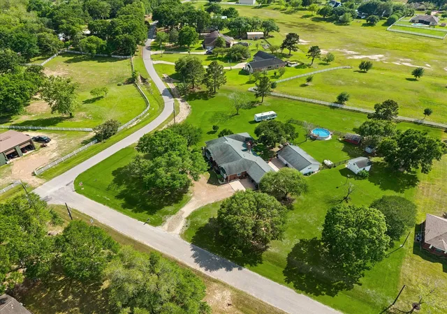 Photo 3 of Single family home for sale at 428 Briar Crk Ln, Sealy, TX 77474 | MLS# 2019637 | Listing updated on 2026-09-10